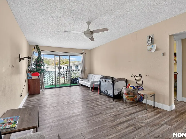1500 Virginia Ave #203 — Photo 3