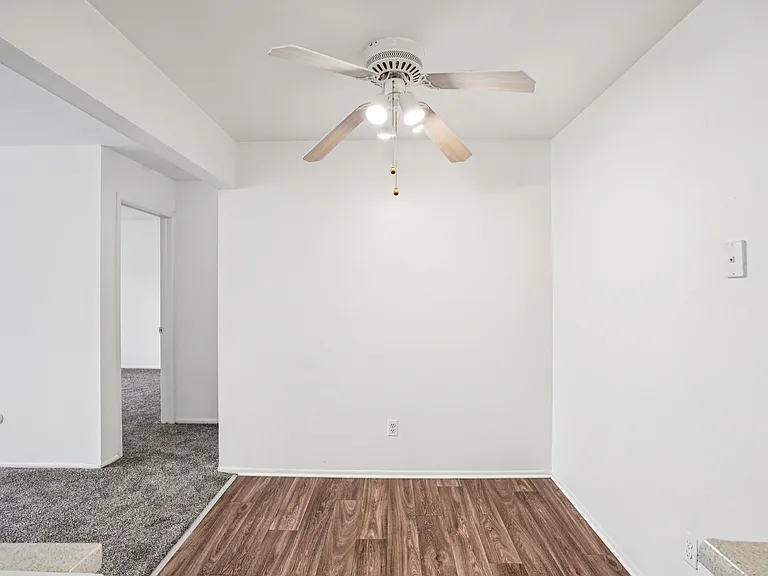Outer Drive Manor Apartments — Photo 31