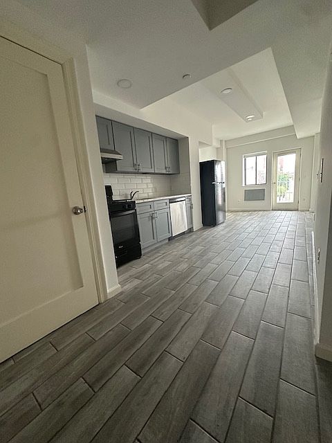 1st image of 14-43 31st Ave #5D