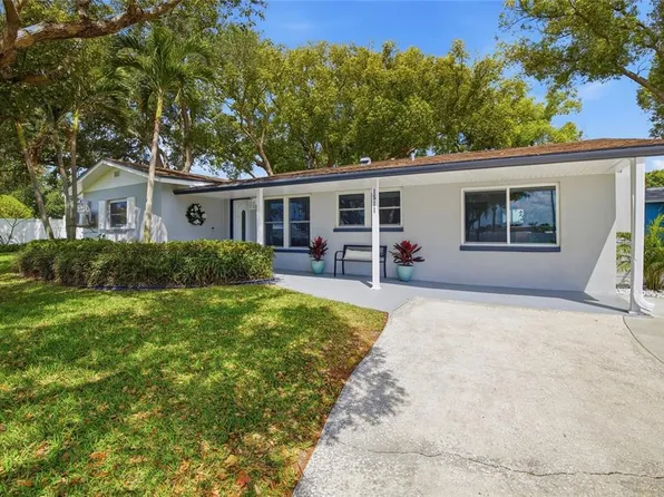 1511 4th St SW, Largo, FL 33770