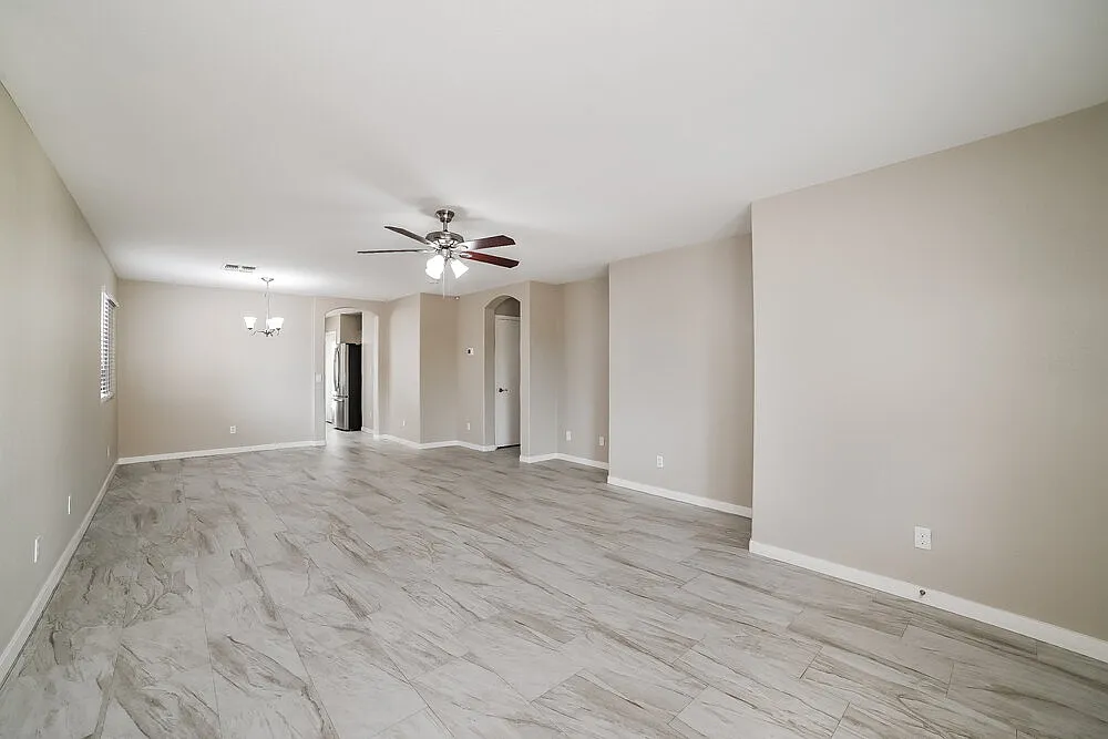 3 bed, 2.0 bath, 1340 sqft, $2,000 — Photo 3