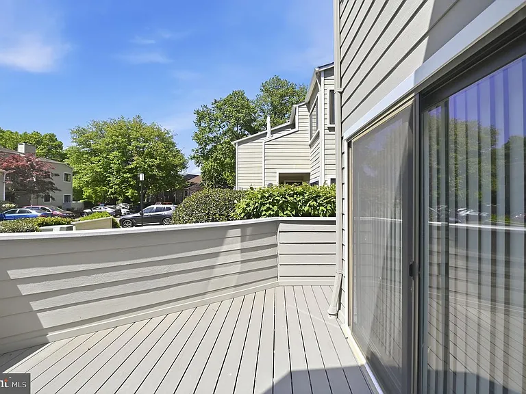 1957 Villaridge Dr — Photo 38