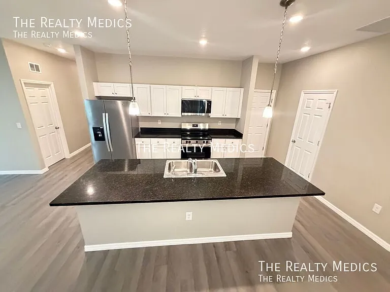 1611 Fannin Ave NW — Photo 6