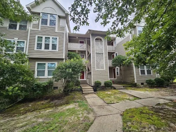 6772 Willowbrook Dr APT 2, Fayetteville, NC 28314
