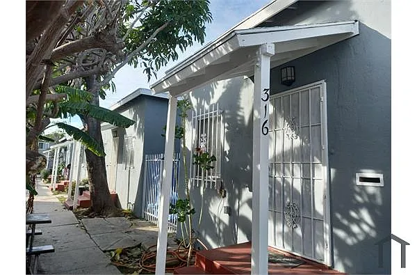 Building Photo - 318 E 79th St #1