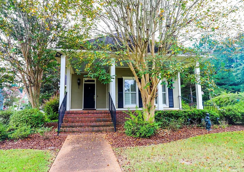 1st image of 611 Piedmont Dr