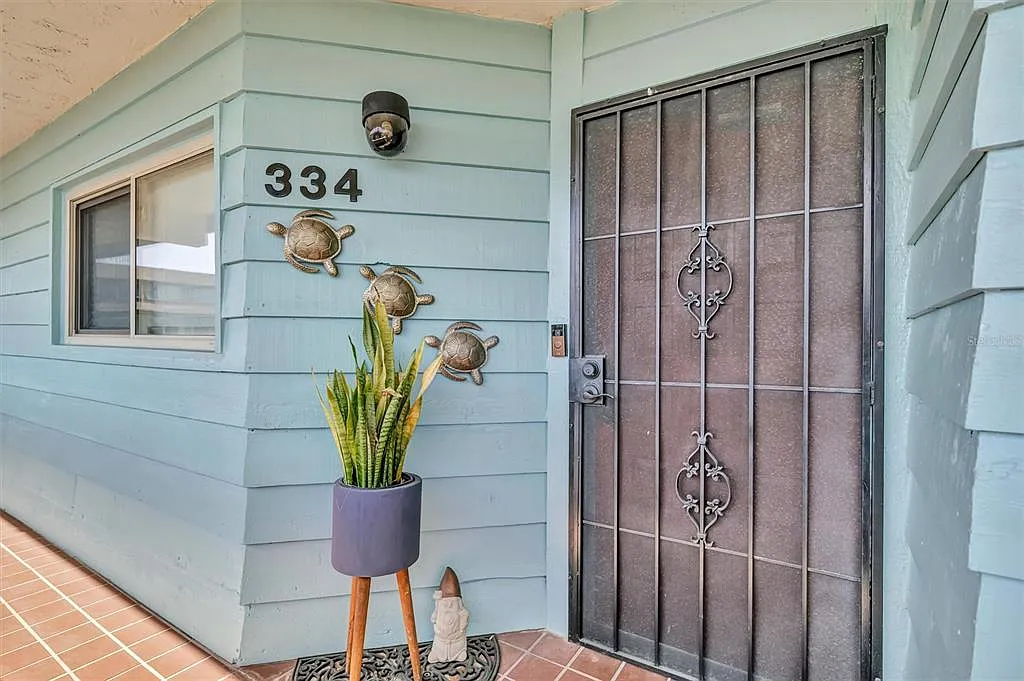 3 bed, 3.0 bath, 1988 sqft, $3,250 — Photo 1
