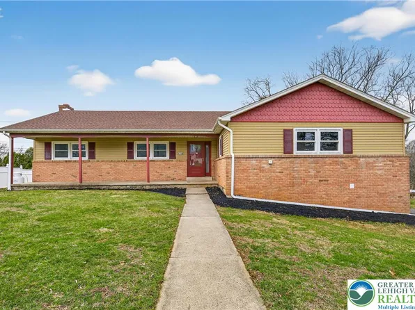 1320 Little Lehigh Dr S, Emmaus, PA 18049