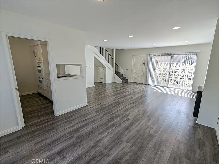 589 Fairview Ave — Photo 8