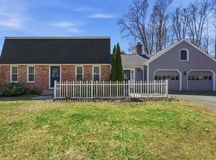 21 Meadow Wood Dr, South Deerfield, MA 01373