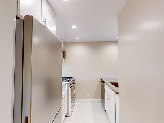 3rd image of 80 N Moore St #804E