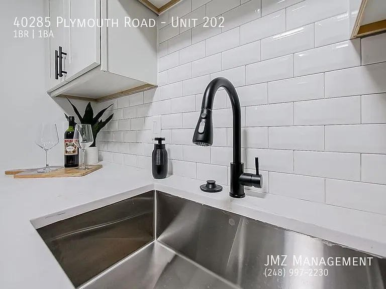 40285 Plymouth Rd #202 — Photo 16