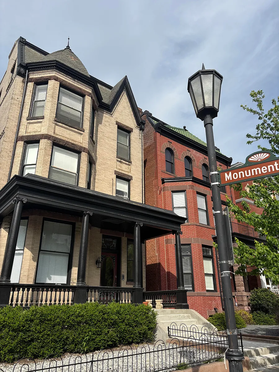 Photo 2 of 12 - 1842 Monument Ave #1 - Richmond, VA Building Exterior - 1842 Monument Ave #1