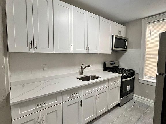 4th image of 115 Fairview Ave APT 3