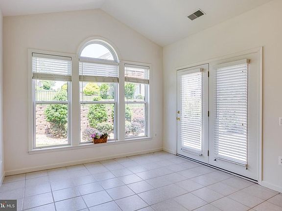 3rd image of 21 Shadwell Ct