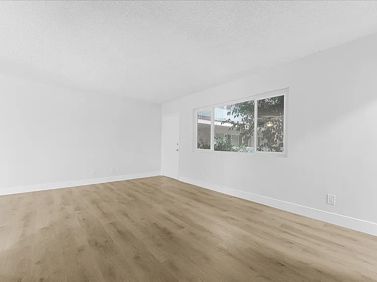 6119 Brynhurst Ave — Photo 2