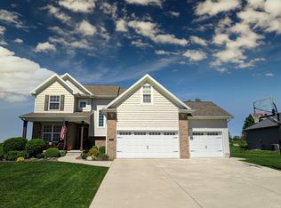 3305 Carrington Ln, Bloomington, IL 61705