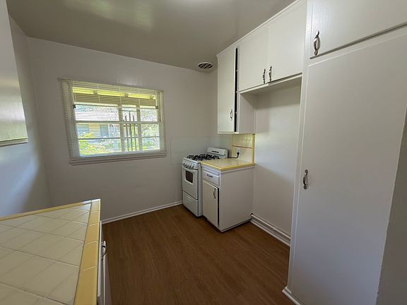 5th image of 320-358 S Clark St #322