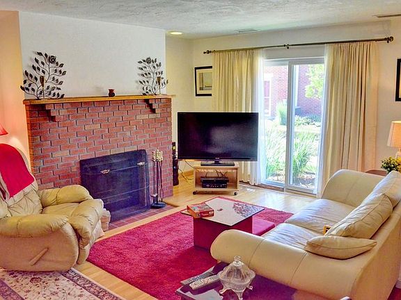 5th image of 152 Quincy Shore Dr Unit 26