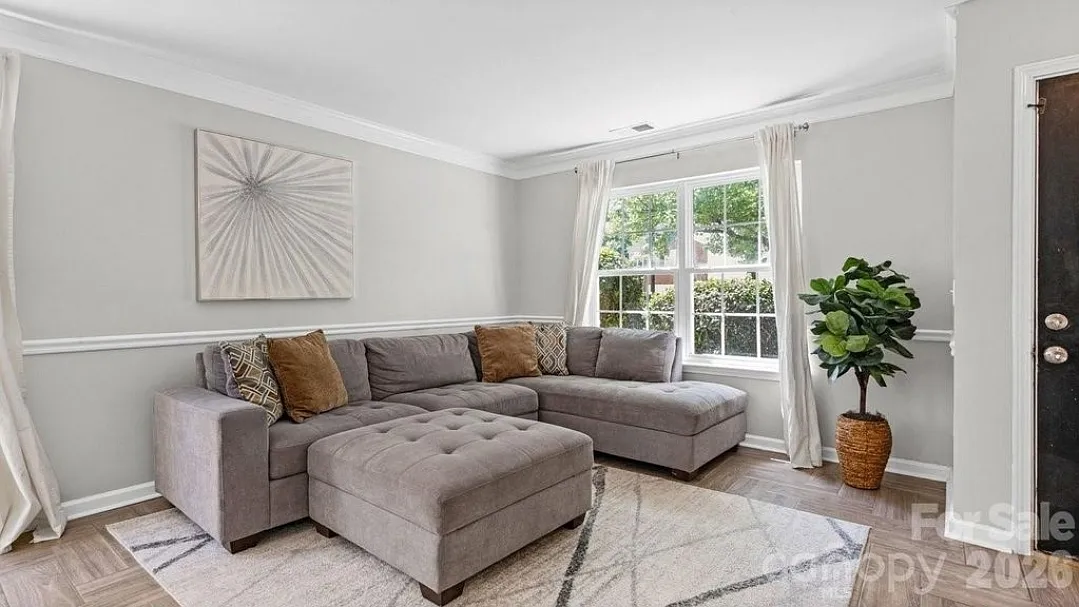 3 bed, 2.5 bath, 1800 sqft, $2,750 — Photo 4