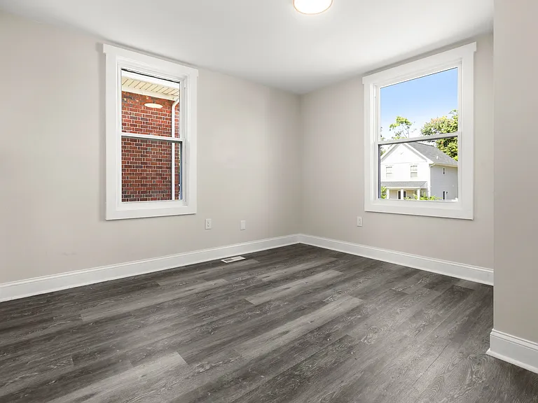 505 McCabe Ave — Photo 30