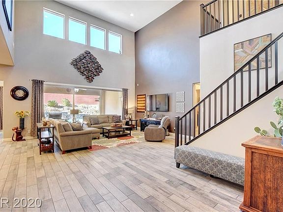 3rd image of 5861 Sky Heights Ct