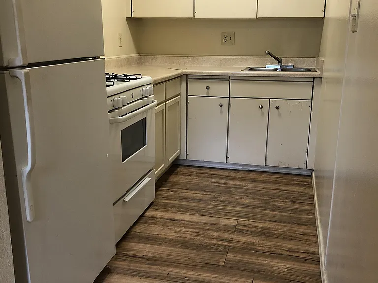 2804 N East St — Photo 6