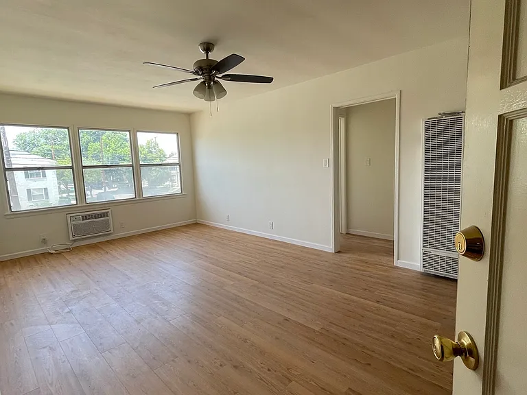 1500 W Alameda Ave #1/2 — Photo 2