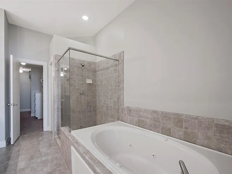 7650 Springhill St #603 — Photo 16