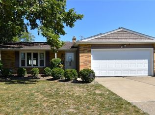 927 E 214th St, Euclid, OH 44119