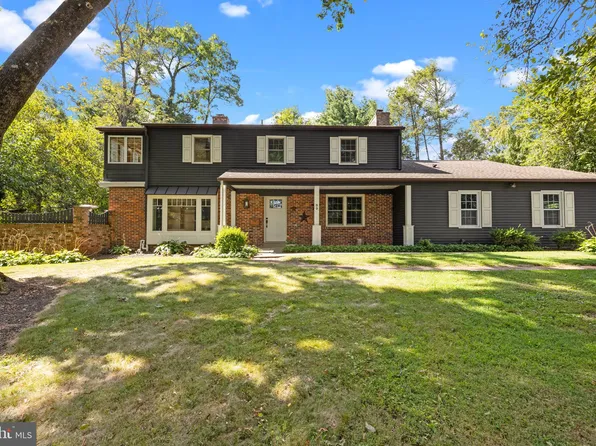 89 Homestead Dr, Doylestown, PA 18901