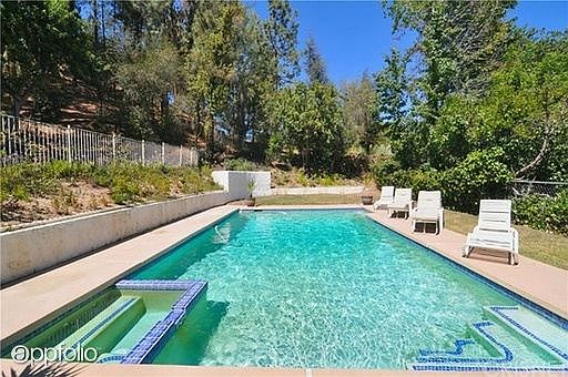 3rd image of 19735 Anadale Dr
