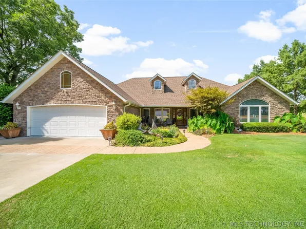 202 Lakeshore Dr, Vinita, OK 74301