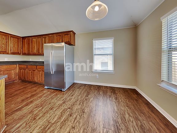 5th image of 213 Rawhide St