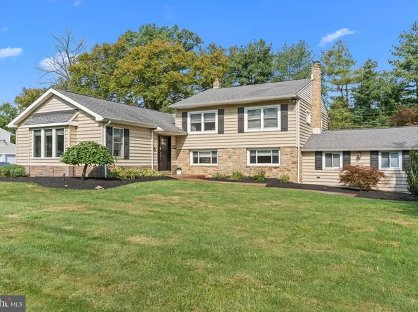 720 Oak Terrace Dr, Ambler, PA 19002