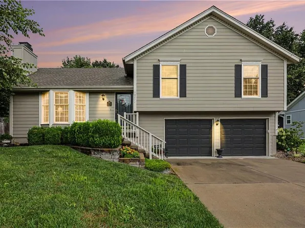 10011 N Highland Ter, Kansas City, MO 64155