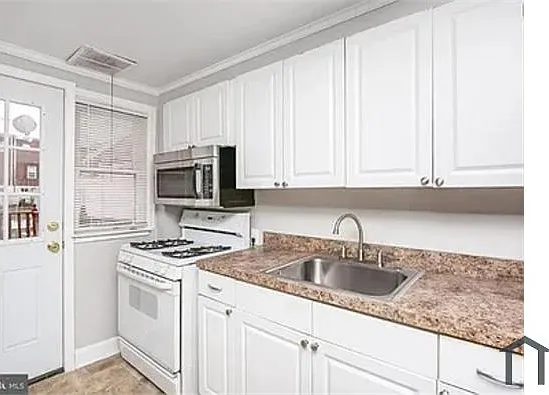 7457 Lawrence Rd — Photo 9