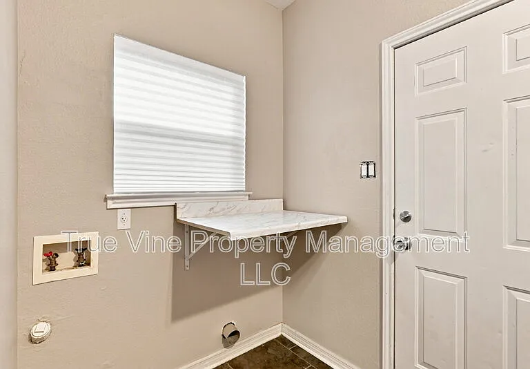 6317 Stable Farm — Photo 18