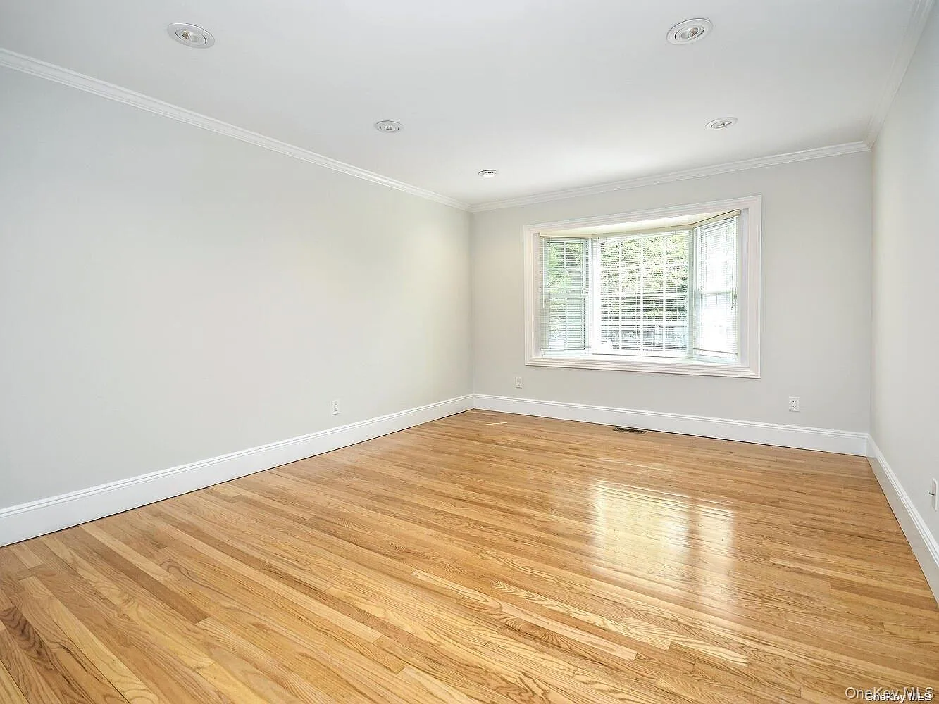 3 bed, 2.5 bath, 1600 sqft, $5,250 — Photo 4