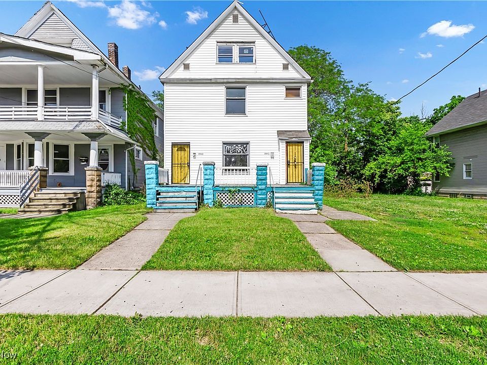 2nd image of 2042 W 98th St