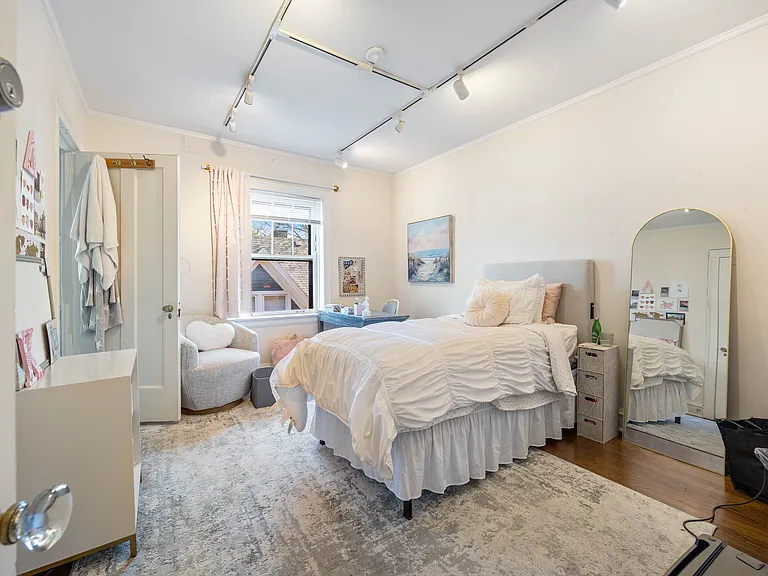 721 Foster St #2E — Photo 4