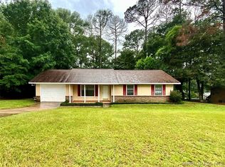106 Pinecrest Loop, Enterprise, AL 36330