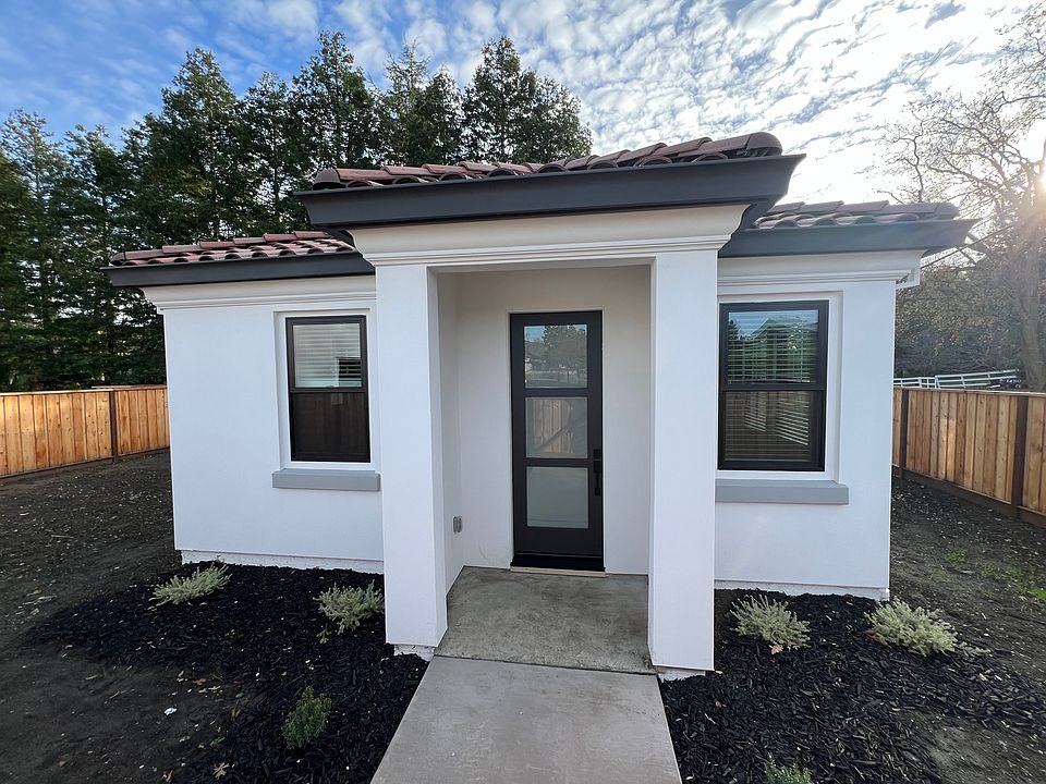 1st image of 24 Noble Oaks Ln #A