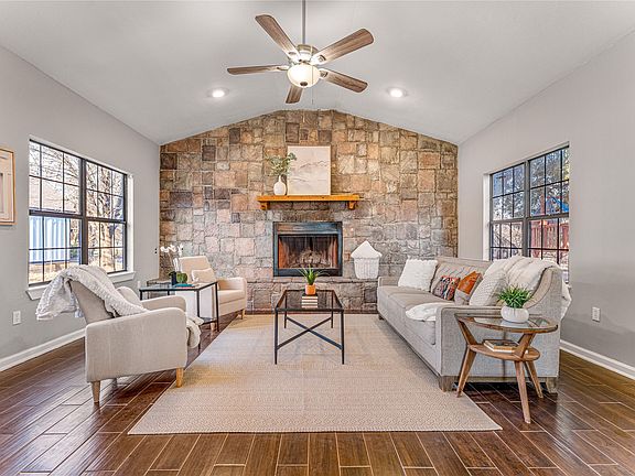 5th image of 903 S Old Temple Rd