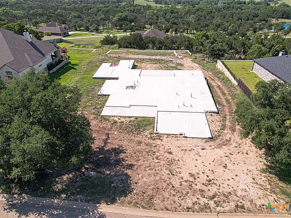 2nd image of 439 Presa Dr