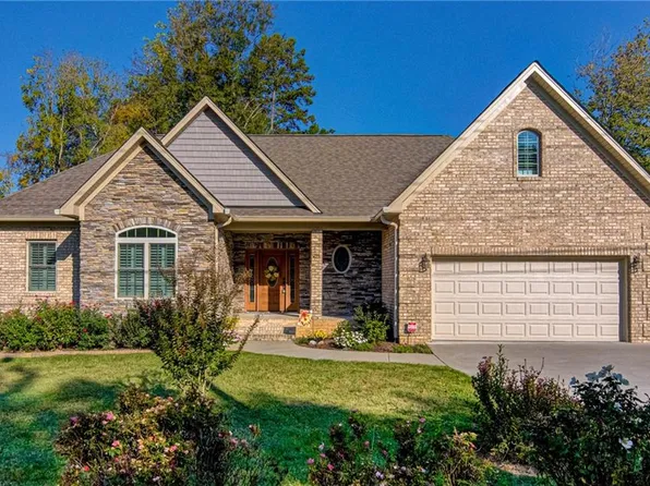 396 Somerset Dr, Winston Salem, NC 27103