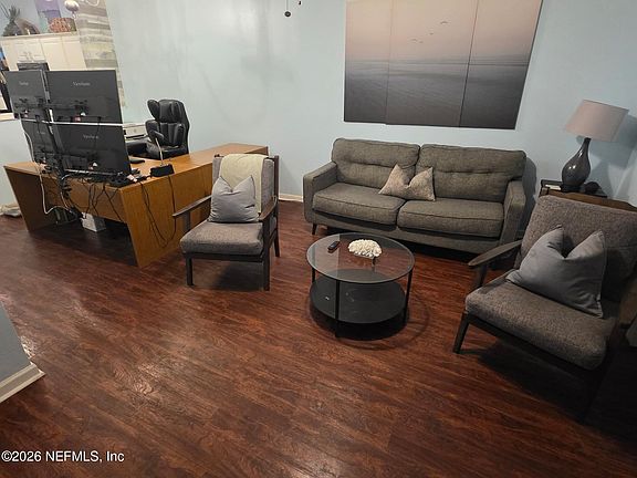 4th image of 3694 SUMMERLIN Lane