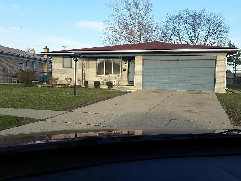 34600 Richard O Dr — Photo 1
