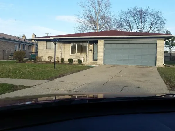34600 Richard O Dr, Sterling Heights, MI 48310