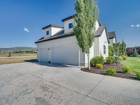 5th image of 1271 S Red Filly Rd